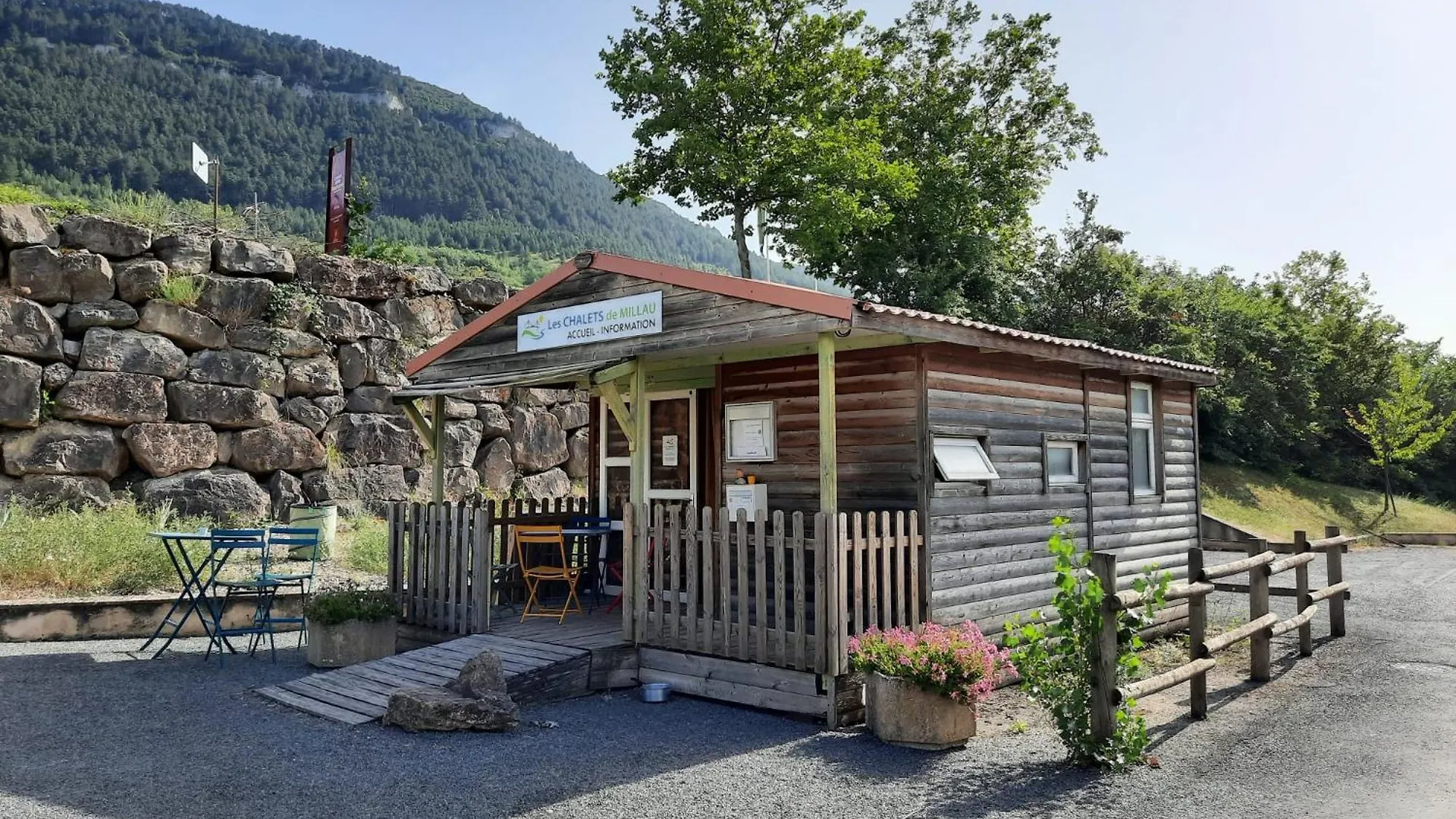 Residence Les Chalets De Millau 0*,  France